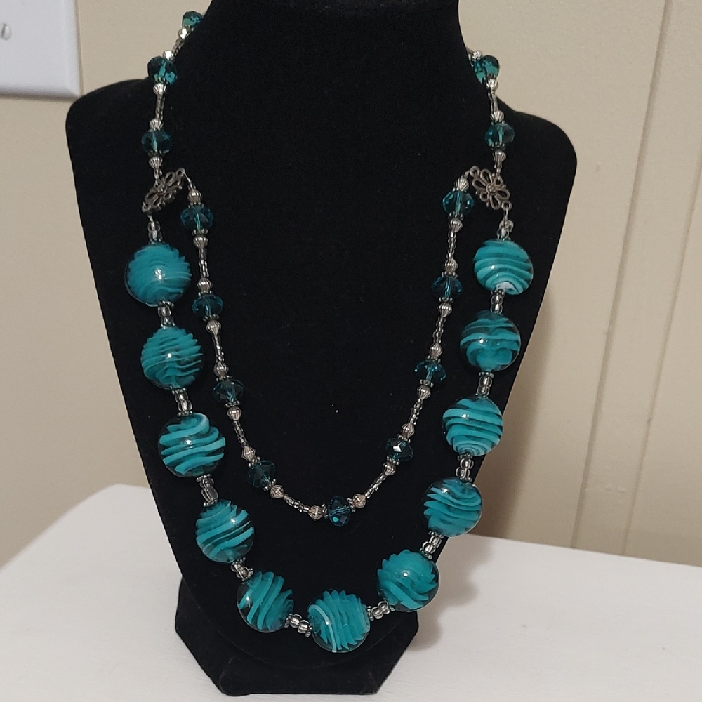 Elegant Turquoise Beaded Necklace